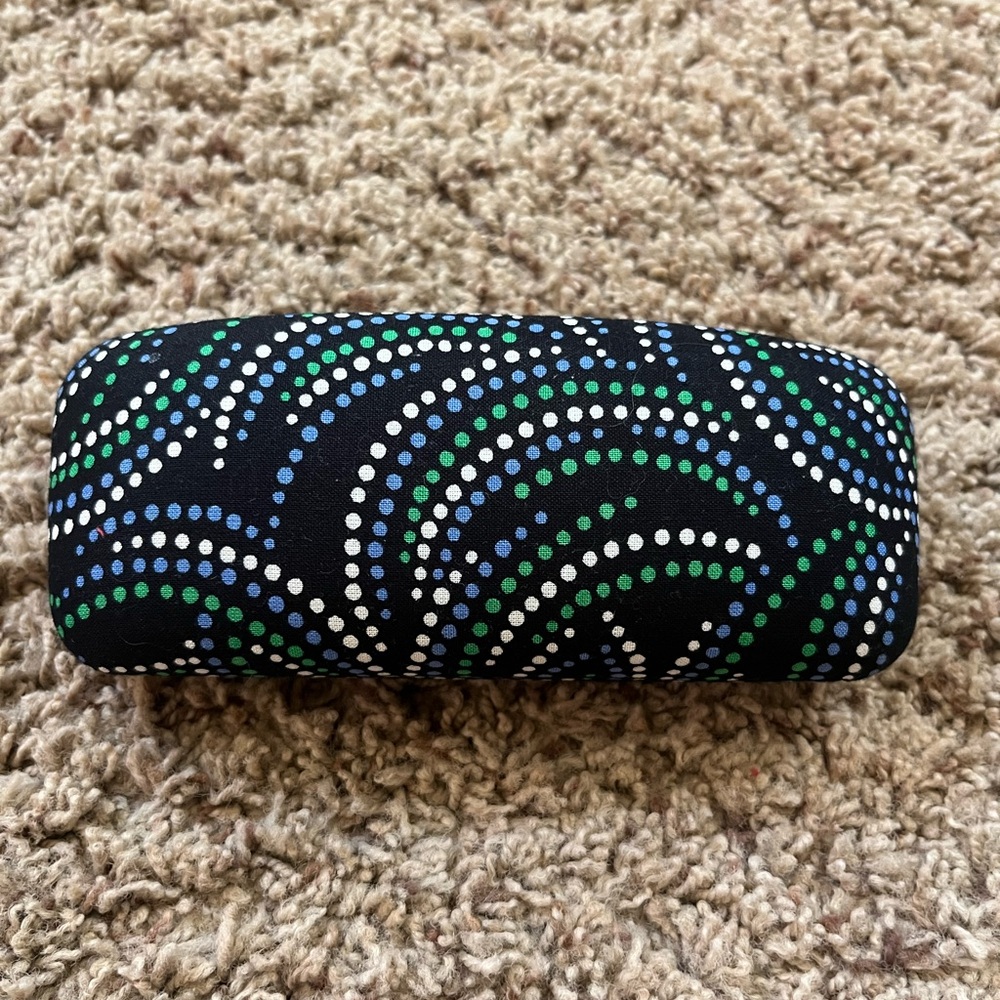VERA BRADLEY Eyeglass Case ~ Hard Clam Shell ~ KIEV SWIRLS pattern retired